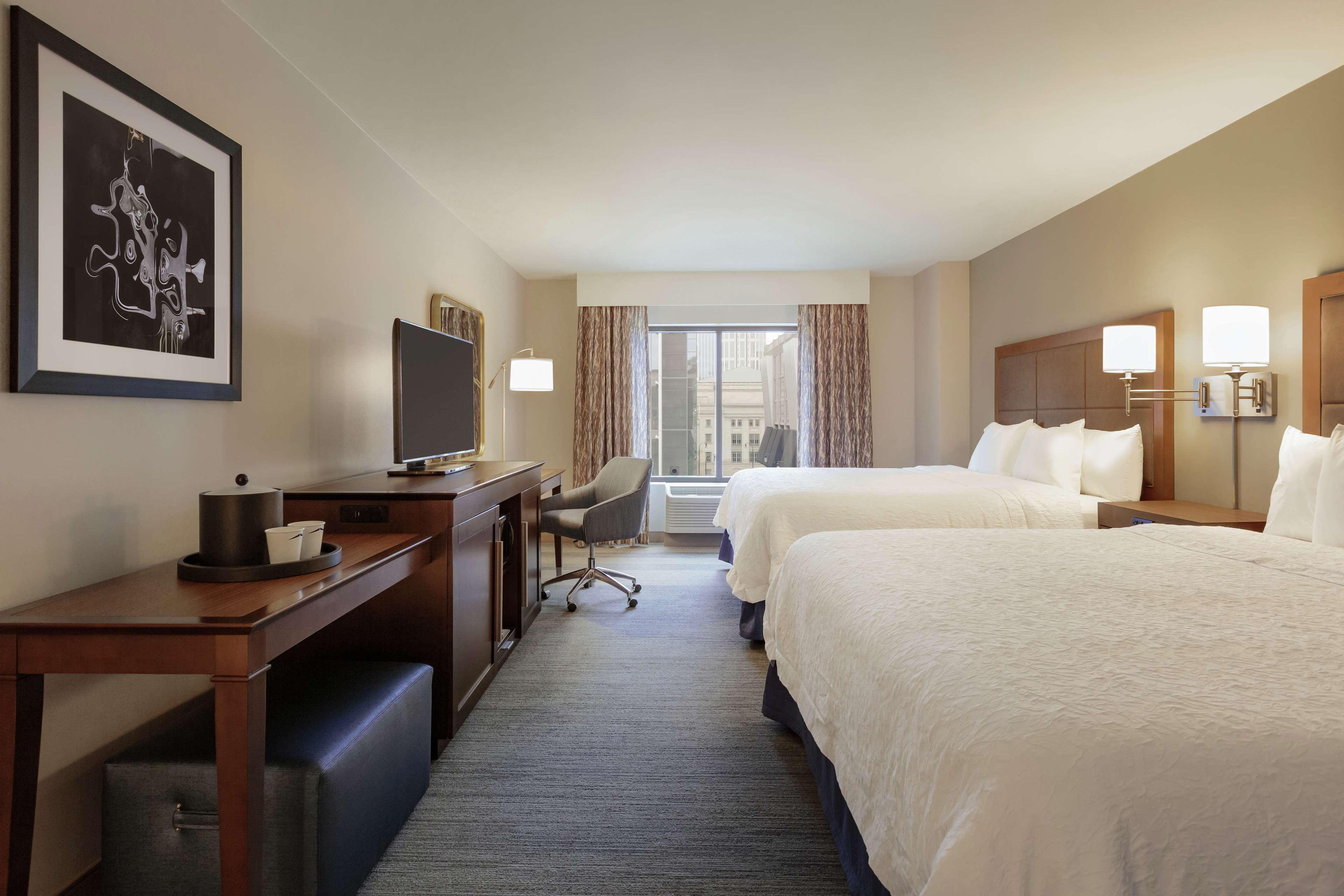 Hampton Inn & Suites Nashville-Downtown Exteriör bild