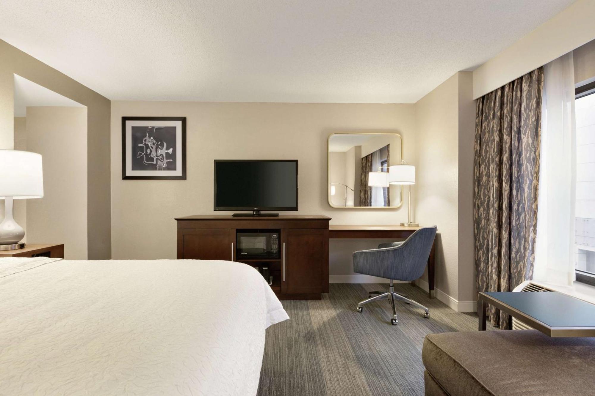 Hampton Inn & Suites Nashville-Downtown Exteriör bild