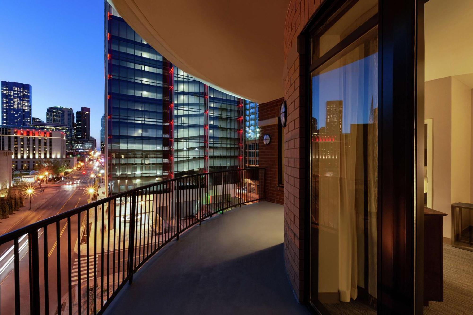 Hampton Inn & Suites Nashville-Downtown Exteriör bild