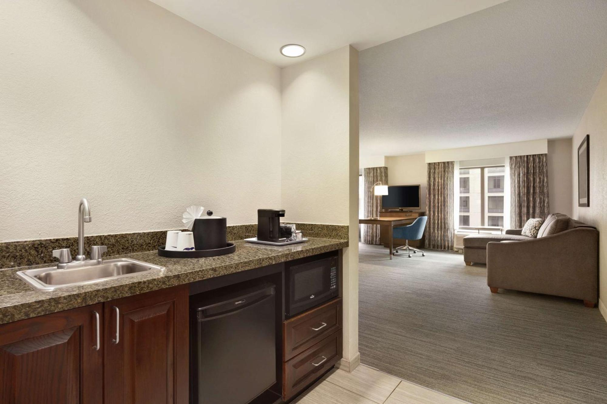 Hampton Inn & Suites Nashville-Downtown Exteriör bild
