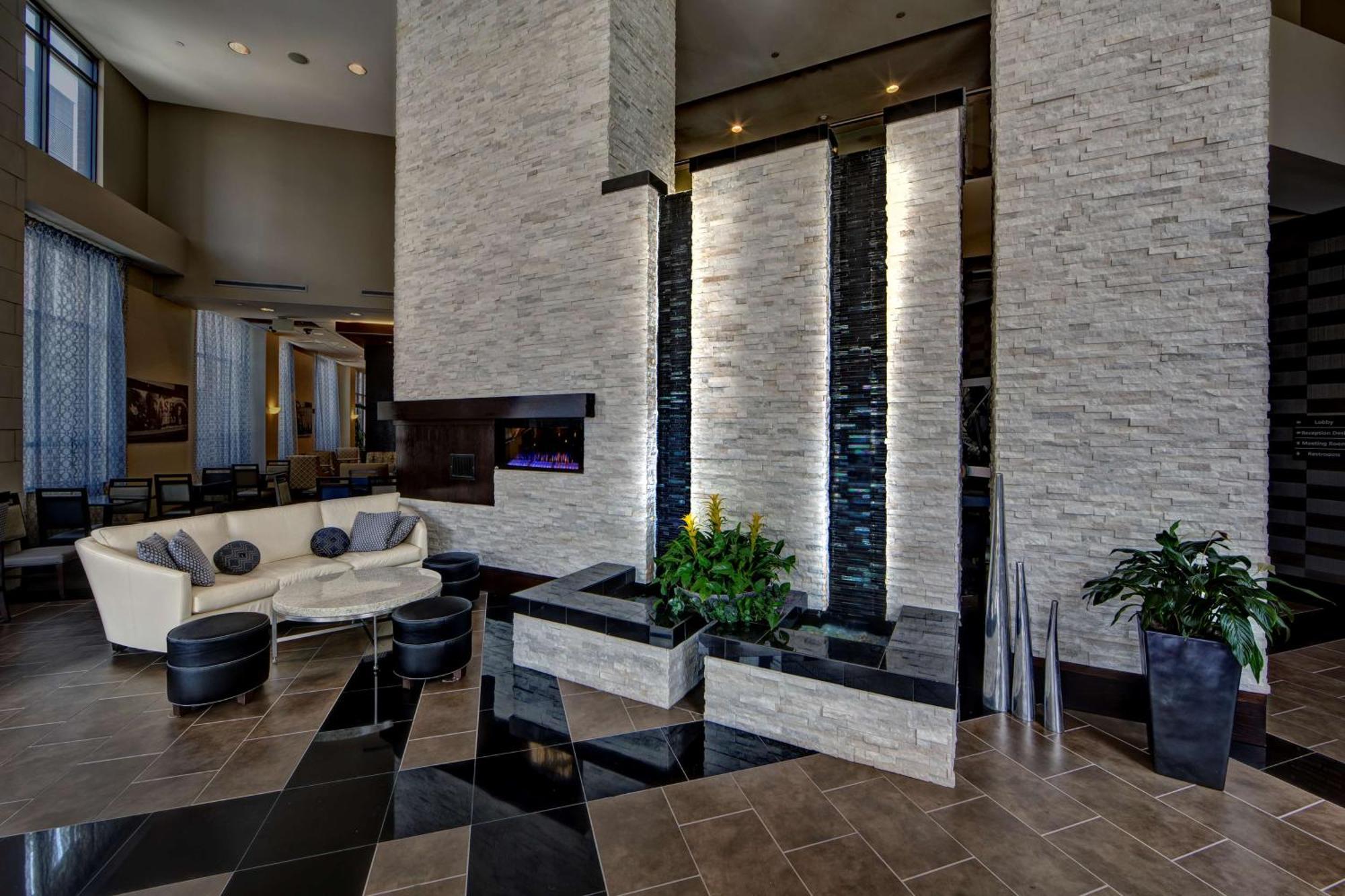 Hampton Inn & Suites Nashville-Downtown Exteriör bild