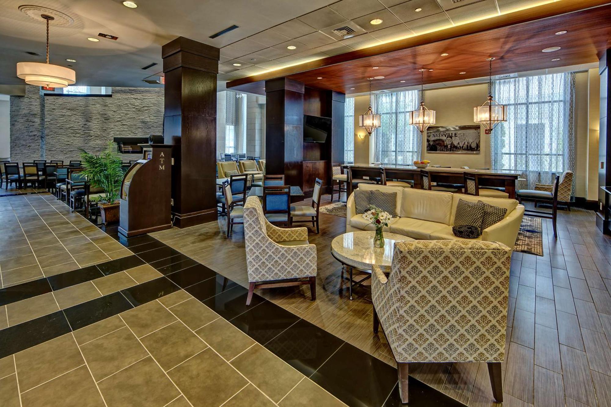 Hampton Inn & Suites Nashville-Downtown Exteriör bild